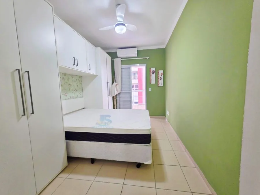 Imagem A VENDA SOFISTICAÇÃO E CONFORTO FRENTE AO MAR COM 90m² | 2 Dormitórios | 2 VAGAS DE GARAGEM COBERTAS + VARANDA GOURMET EQUIPADA.