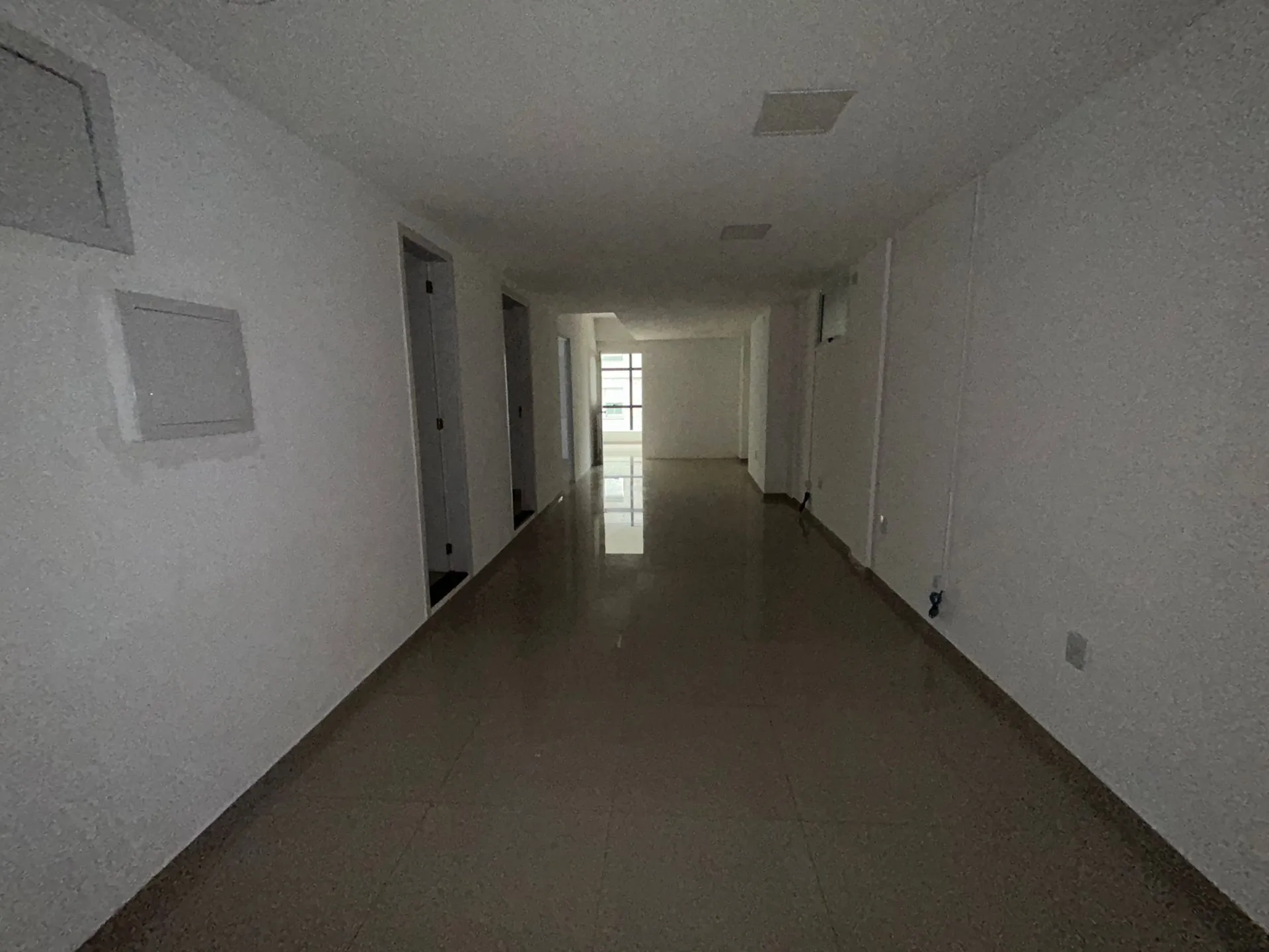 Imagem Sala comercial à venda em Porto Alegre, Centro Histórico, 72m2