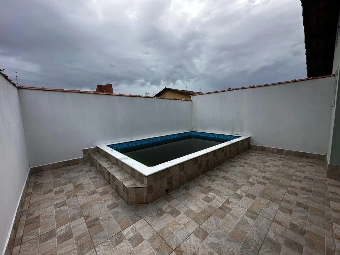 Imagem CASA NOVA COM PISCINA LADO PRAIA NO TUPY