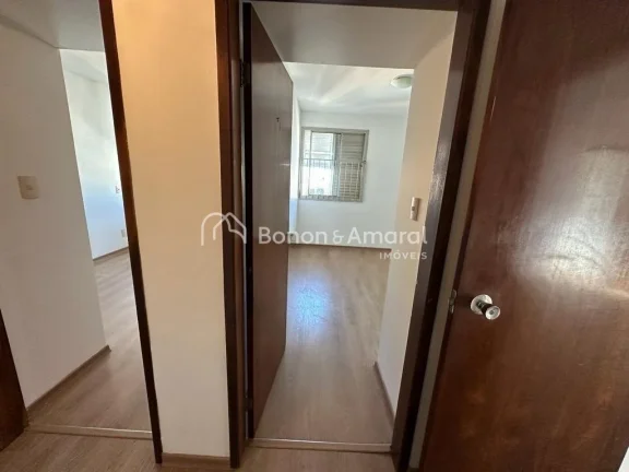 Imagem Em localização privilegiada, este apartamento oferece ambientes amplos, bem arejados e iluminados ...