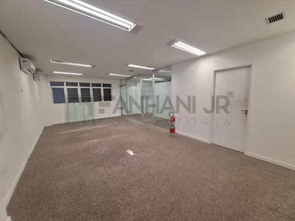 Imagem Casa Comercial de Alto Padrão para Locação em São Paulo-SP, Jardim América: 13 Salas, 5 Banheiros, 20 Vagas, 611m².