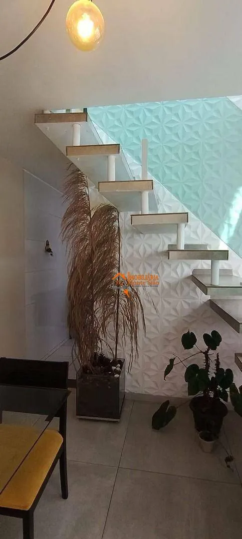 Imagem Sobrado com 5 dormitórios à venda, 200 m² por R$ 950.000,00 - Jardim Cumbica - Guarulhos/SP