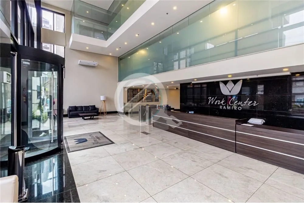 Imagem Conjunto comercial em prédio novo, nunca utilizada junto ao Hospital Moinhos de Vento, Shopping Tot...