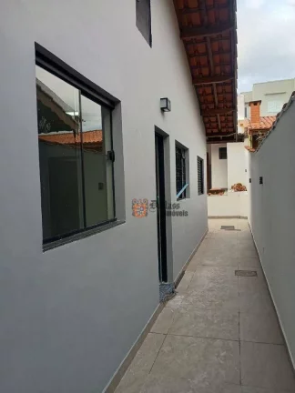 Imagem Casa com 3 dormitórios à venda, 135 m² por R$ 699.000,00 - Jardim Alvinópolis - Atibaia/SP