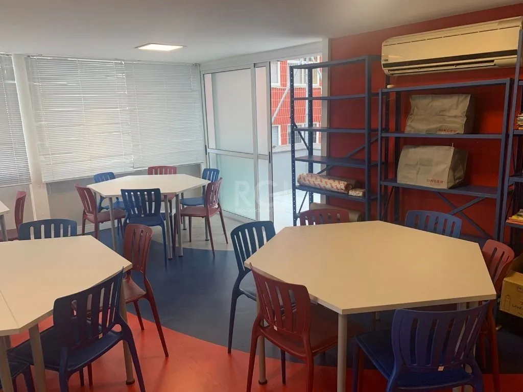 Imagem Prédio Para Comprar , 3300 m² por R$ 14.000.000,00 - Centro - Porto Alegre/RS