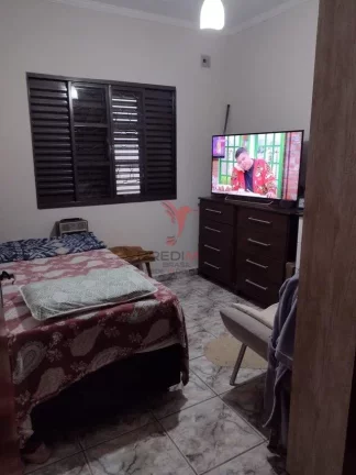Imagem Casa com 05 dormitórios, 4 banheiros no Bom Jesus III, na Cidade de Rio das Pedras