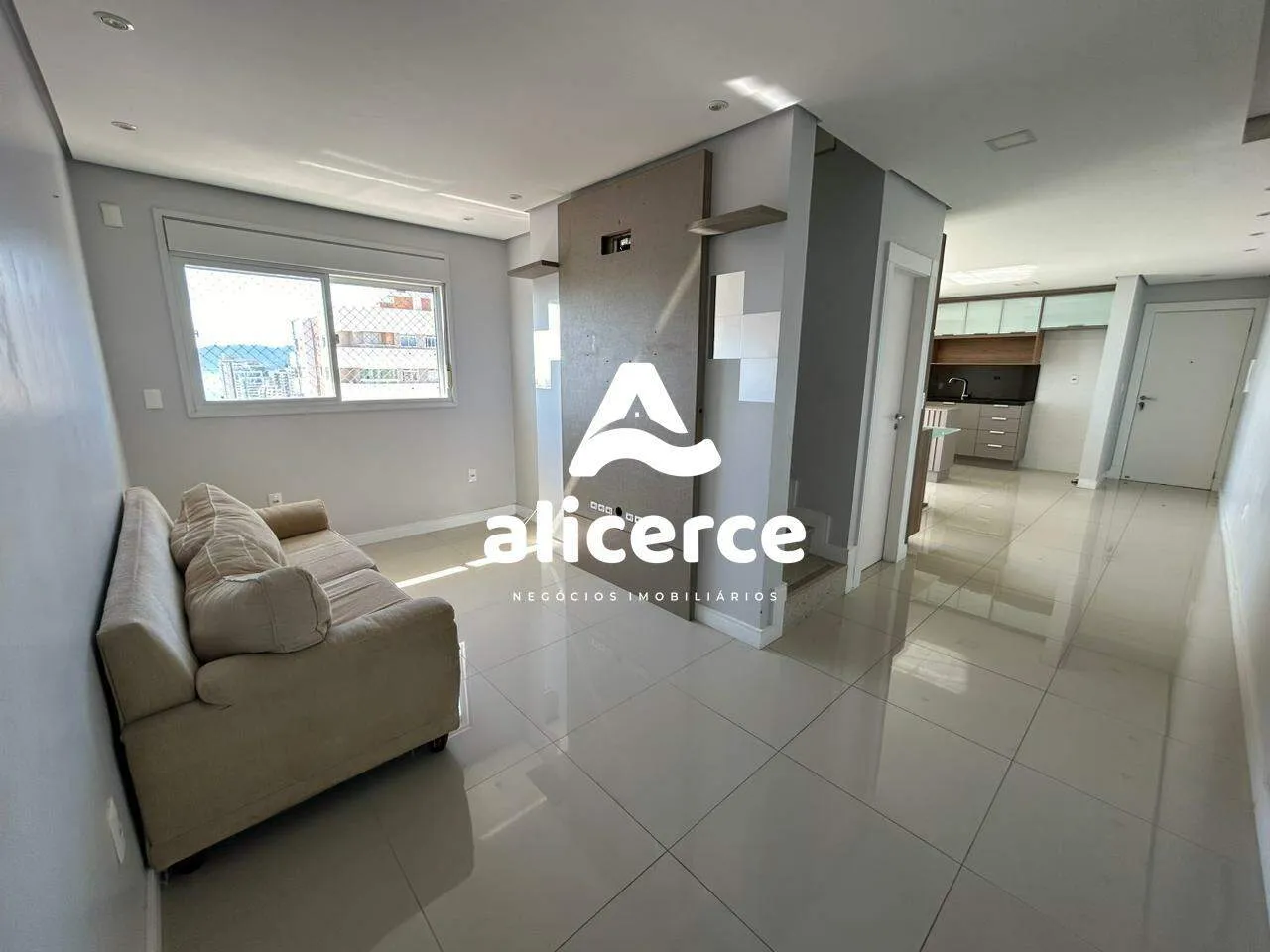 Imagem Apartamento Duplex à venda com 129m² l 3 quartos l 3 suítes l Vista Mar l Estreito - Florianópolis/SC