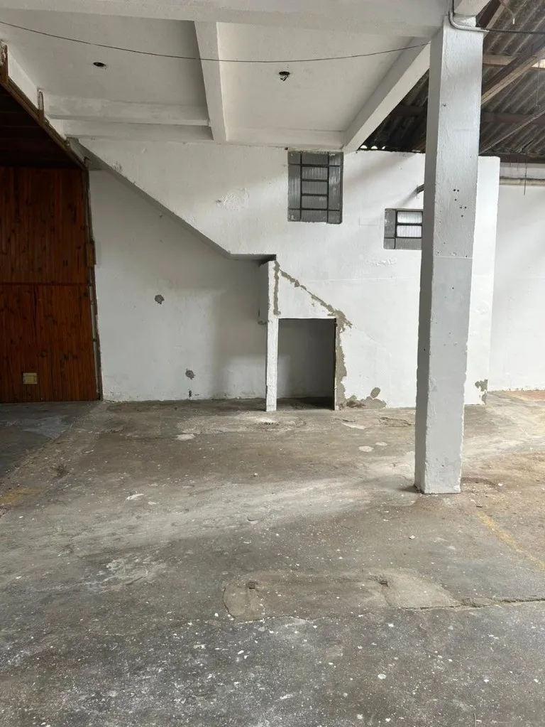 Imagem Galpão Comercial na Vila Antonieta - São Paulo-SP 380m² - 5 Banheiros Venda ou Locação