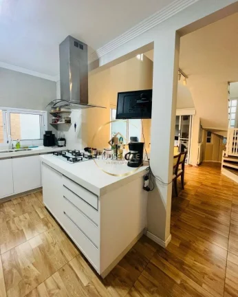 Imagem Casa Sobrado 4 Dormitórios,(3 Suítes),245m², Jardim das Indústrias, Sjc.