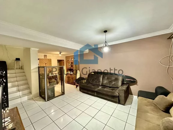 Imagem Casa à venda no Jardim Rebelato em Cotia/SP