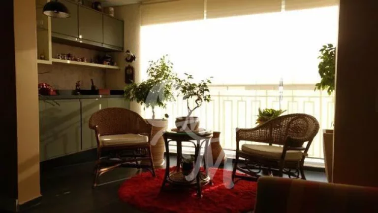 Imagem Apartamento impecável em andar alto