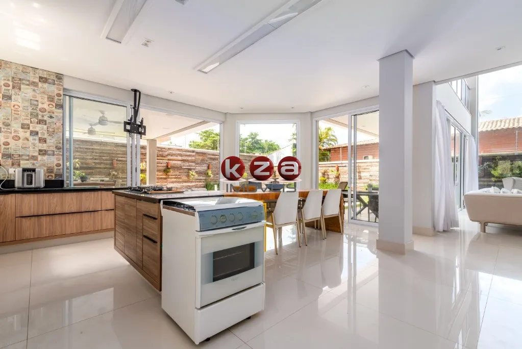 Imagem Imperdível oportunidade! Casa à venda na Enseda, Guarujá-SP, com 5 quartos, 5 suítes, 3 salas, 6 banheiros, 6 vagas de garagem e 700m².