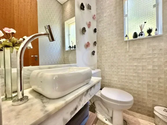 Imagem Casa à venda com 4 quartos, sendo 3 suítes, no condomínio Vilarejo, Carapicuíba - SP