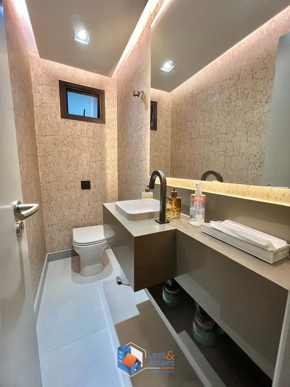 Imagem Apartamento para venda em Parque São Domingos com 3 quartos, sendo 1 suíte, 174m²