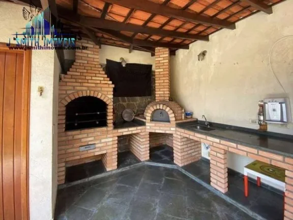 Imagem CASA ESPECIAL EM CONDOMÍNIO FECHADO REGIÃO DA GRANJA. PISCINA, LAREIRA.