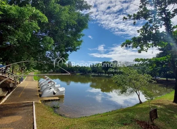 Imagem Casa espaçosa e muito bem localizada em Paulínia, de frente para uma agradável praça, proporcion...