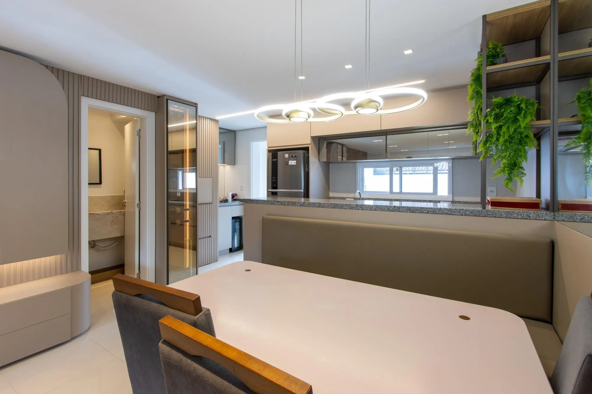 Imagem Sobrado para Venda - 95,16m², 3 dormitórios, sendo 1 suites, 2 vagas - Hípica