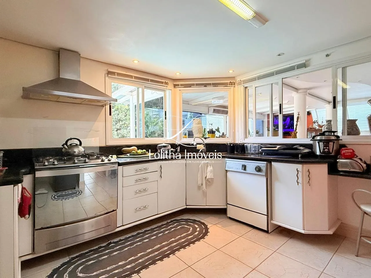 Imagem Casa à venda em Jurerê Internacional com 4 Suítes - Florianópolis/SC