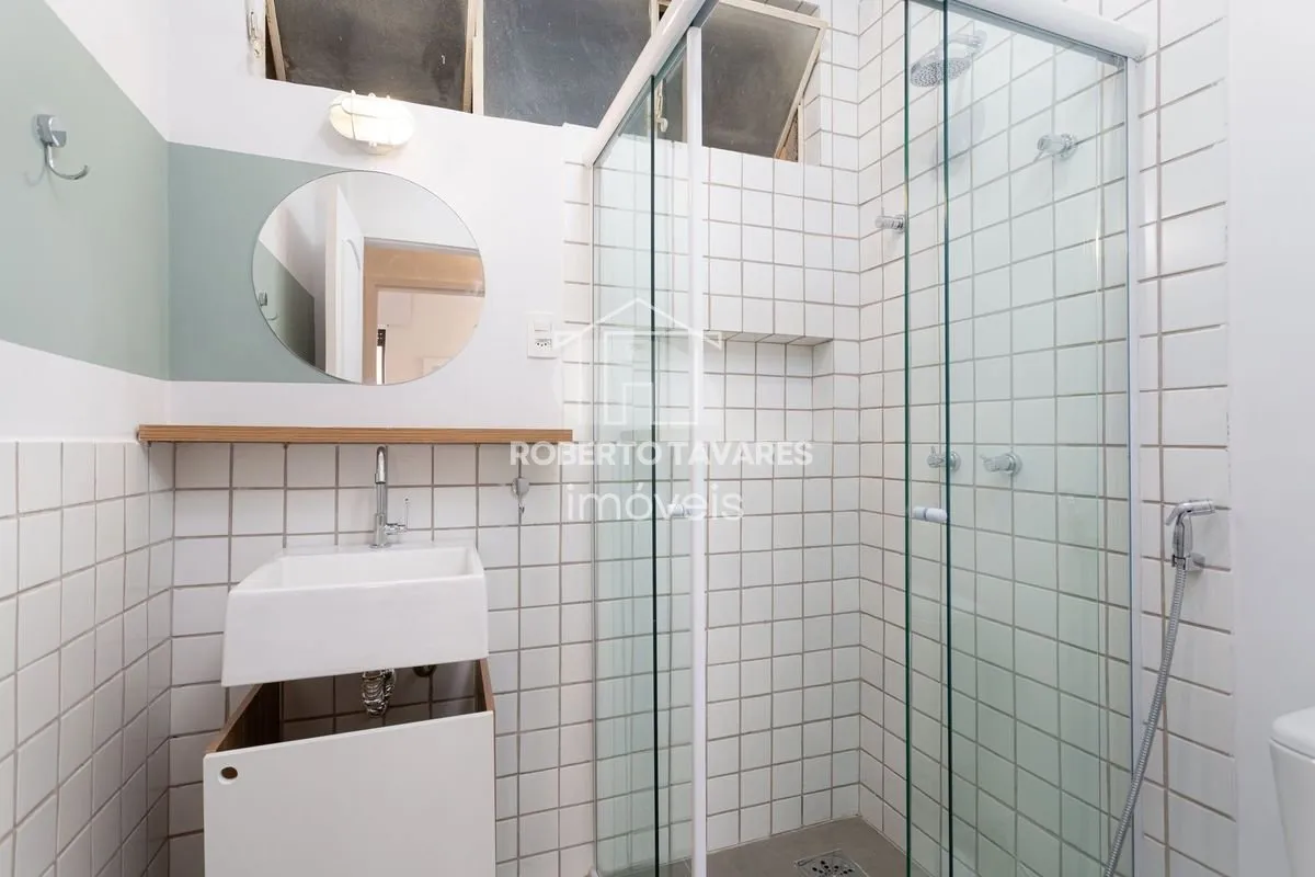 Imagem Apartamento Mobiliado e totalmente Reformado! 145 m2 úteis 5dts e 3 suítes, cozinha aberta para sala - Está a duas quadras da Av. Paulista.