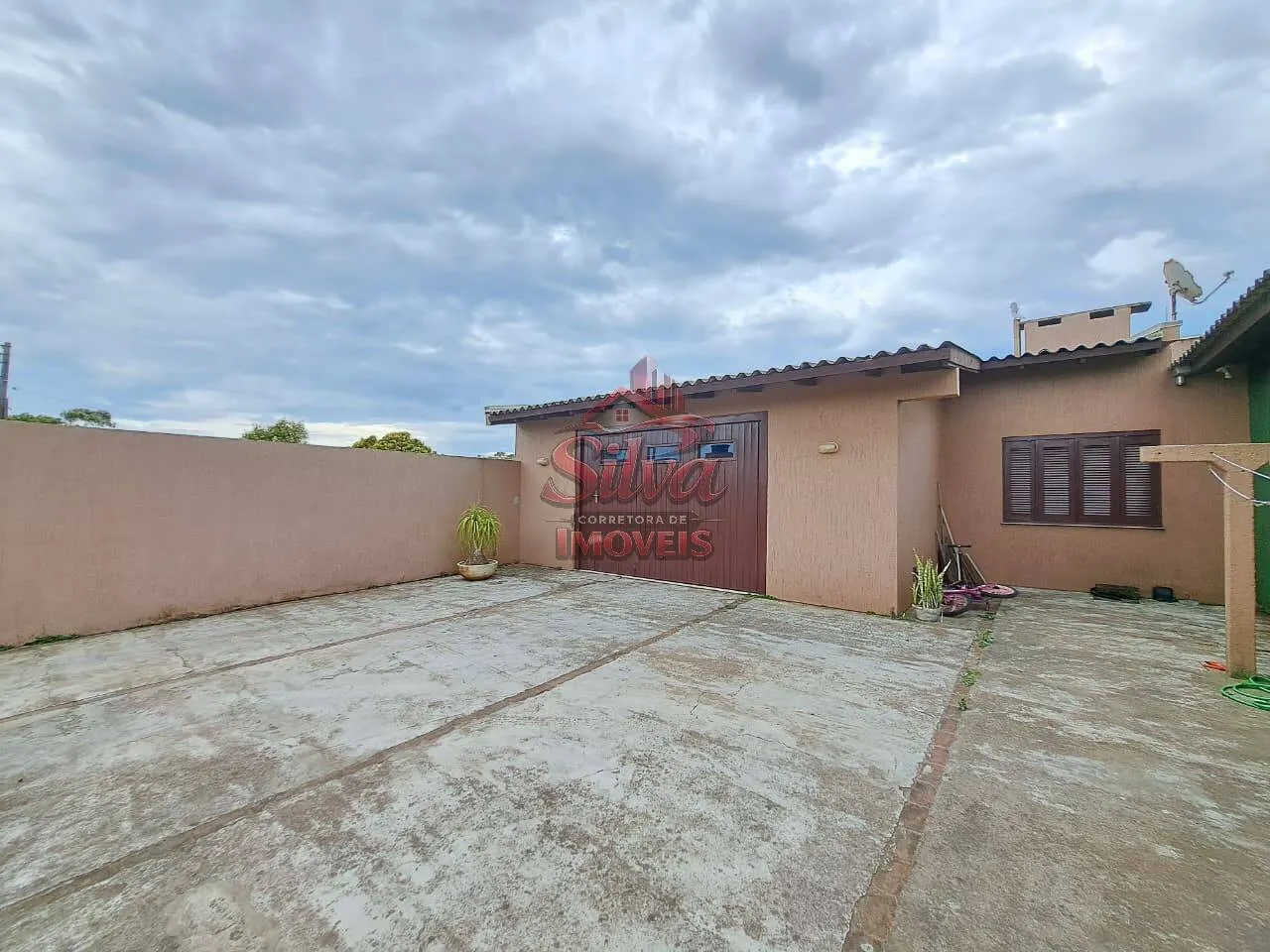 Imagem Casa 3 dormitórios de esquina em Albatroz