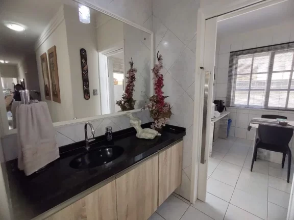 Imagem Casa de 240m² à venda, com 3 quartos (1 suíte), localizada em Candeias, Jaboatão dos Guararapes - Pernambuco.