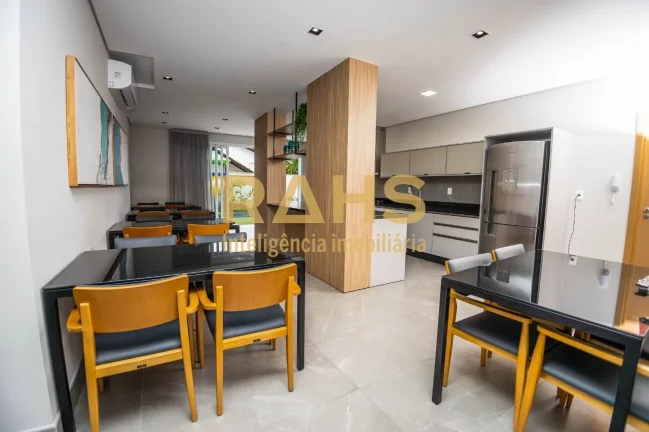 Imagem Apartamento à venda - Apenas 5 min do Centro de Joinville Conta com 3 dormitórios sendo 1 suíte e...