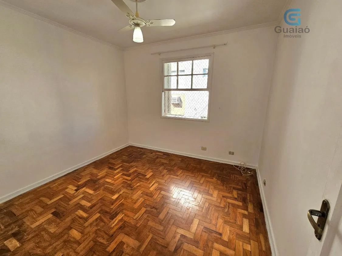 Imagem Vendo Amplo Apartamento Reformado, 03 dormitórios, Boqueirão, Santos