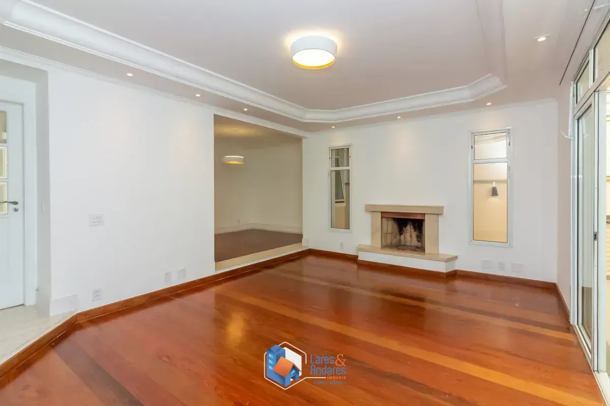 Imagem Casa no condomínio Condomínio Stephanie para venda com 4 quartos, sendo 2 suítes, 315m²