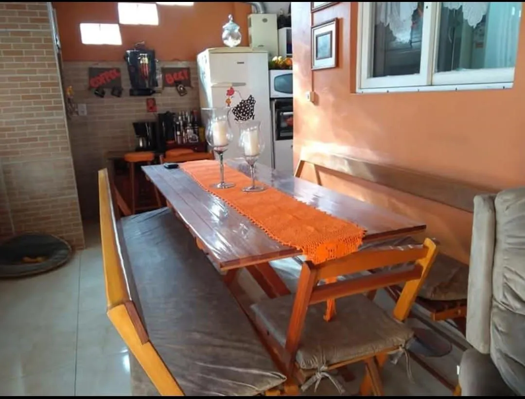 Imagem Sobrado no bairro Hípica 3 dormitórios - 2 vagas de garagem