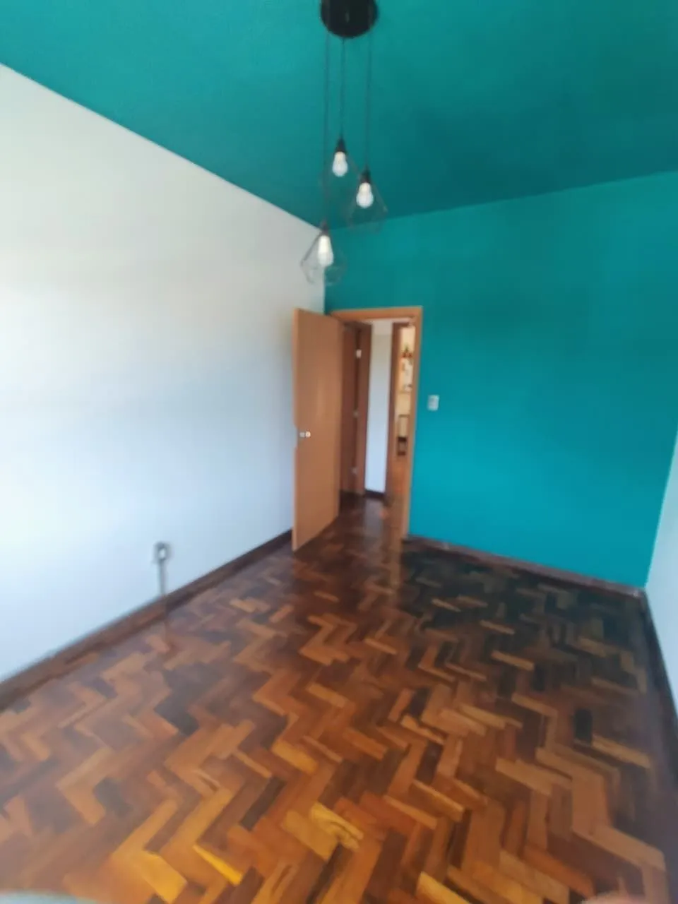 Imagem Ótimo apartamento desocupado de frente para a Redenção- Cidade Baixa