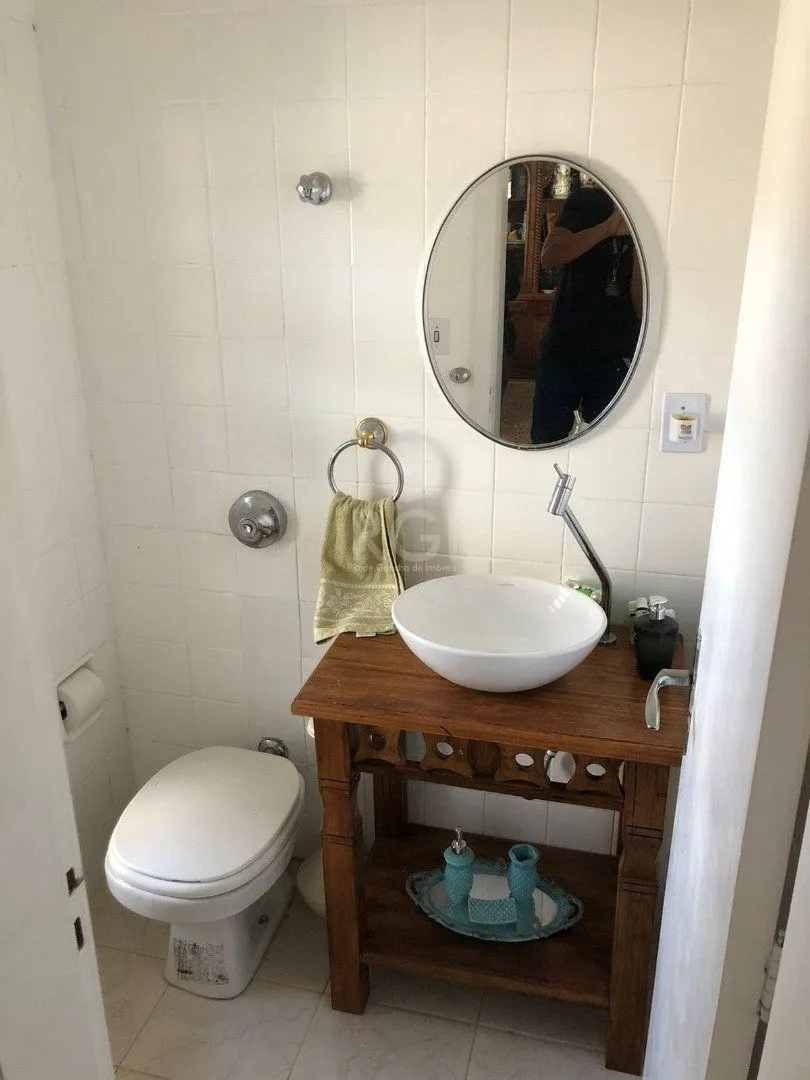 Imagem Casa para Venda com 3 dormitórios, sendo 1 suites e 3 vagas no bairro Guarujá