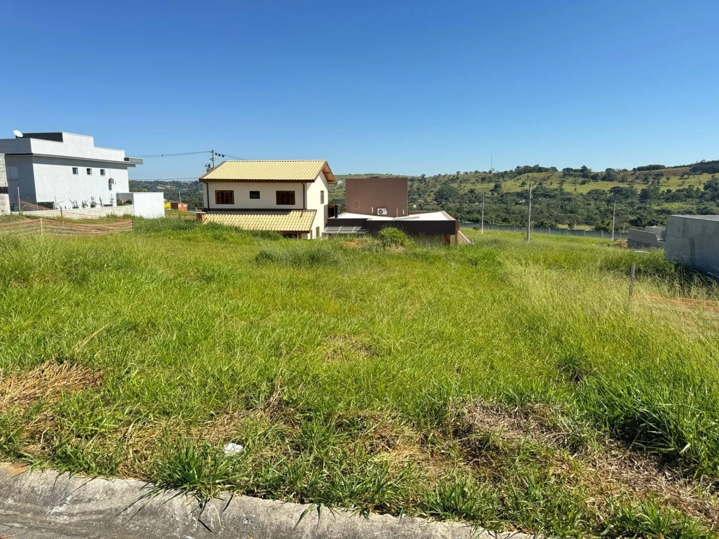 Imagem Terreno à venda 250M², Fazenda Itapecerica, Taubaté - SP | Condomínio Vale dos Cristais JADE