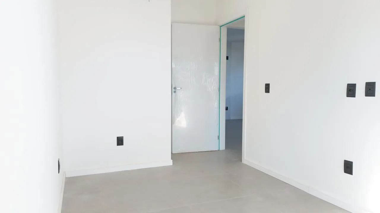 Imagem Oportunidade! 2 Dorms (1 Suíte) | Garagem 2 Carros | Excelente Localização em Canoas