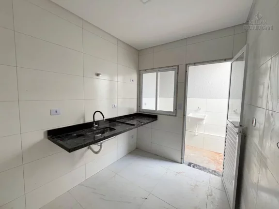 Imagem Casa de condomínio na Vila Tupi, 2 Dormitórios com Suíte! Casa Térrea!