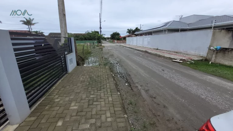 Imagem Sobrado novo na região central de Itapoá