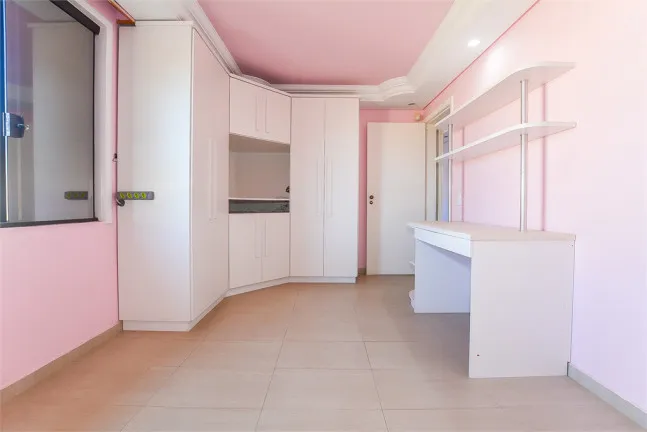 Imagem Casa com 3 Quartos à Venda, 271 m² em Jardim das Américas - Curitiba