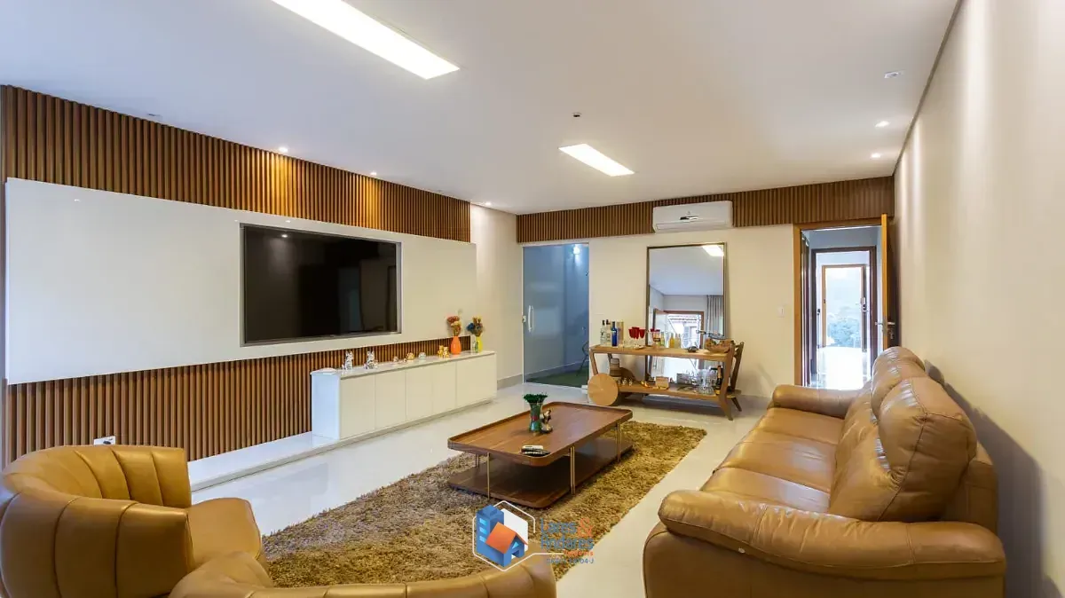 Imagem Sobrado para venda e locação em Chácara Inglesa com 3 quartos, sendo 1 suíte, 185m²
