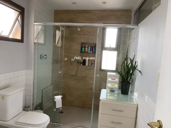 Imagem Apartamento em Moema, São Paulo-SP: 4 quartos, 4 suítes, 6 banheiros, 4 vagas, 358m². Venha conferir!