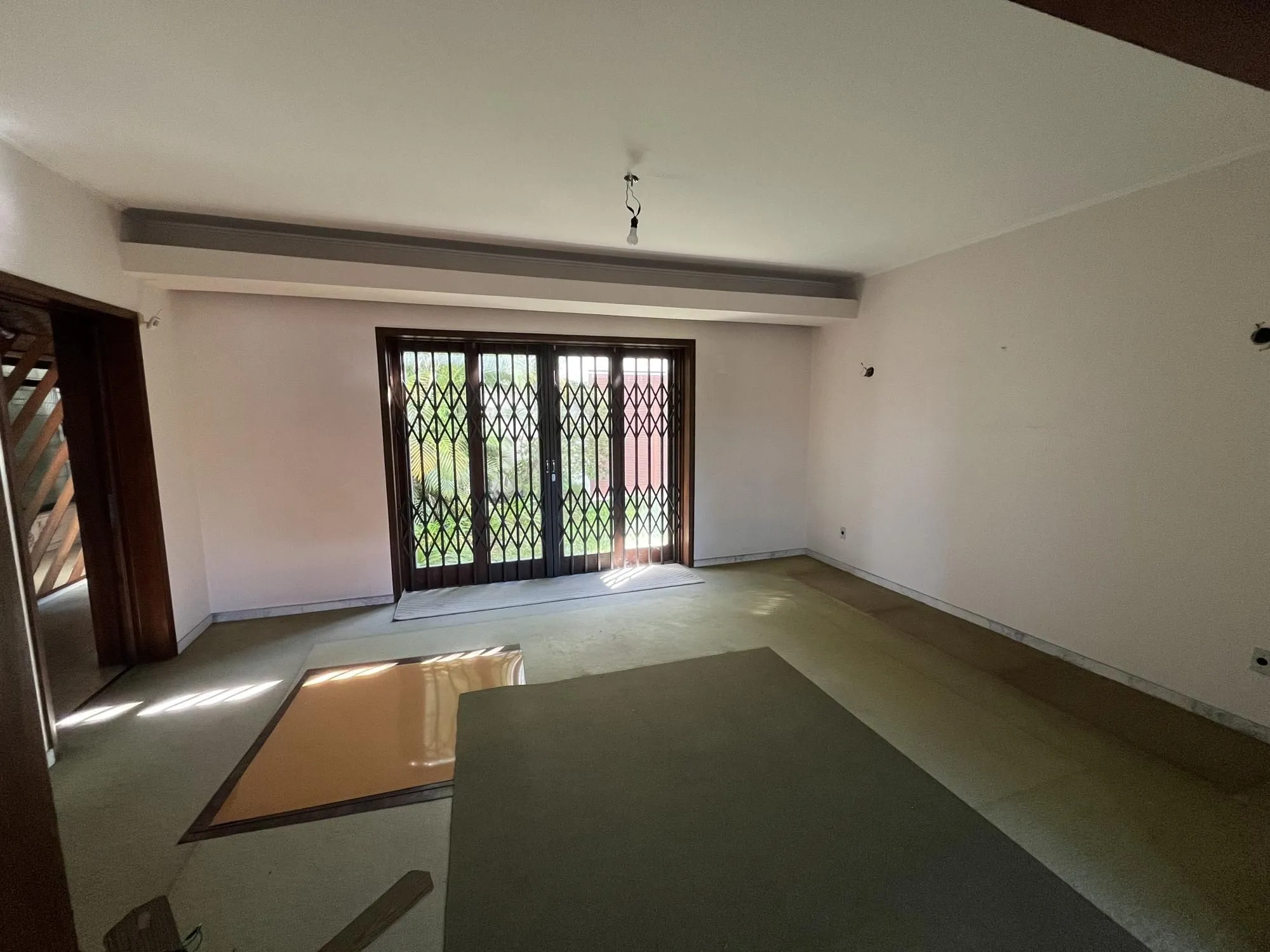 Imagem Casa de 4 quartos, 2 suítes e 2 vagas de garagem no bairro Boa Vista em POA