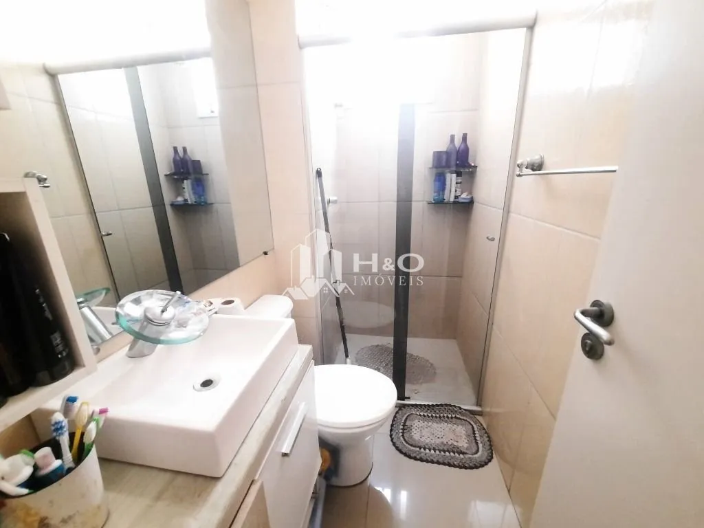 Imagem Excelente apartamento com 2 dormitórios e sacada, ideal para quem busca conforto, praticidade e segurança.