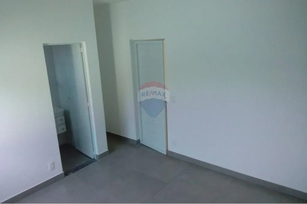 Imagem Casa com 3 quartos para alugar em Pedra de Guaratiba