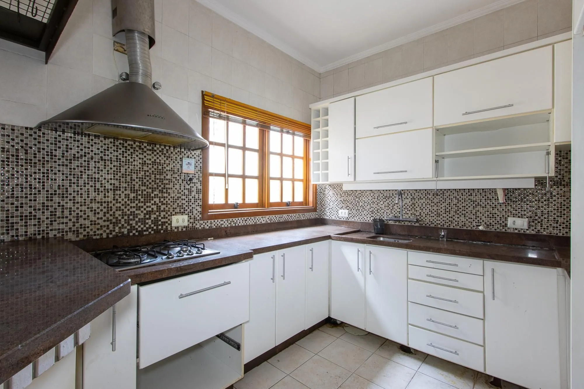 Imagem Casa em condominio Zona Sul, desocupada