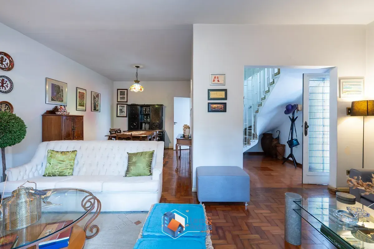 Imagem Casa para venda em Campo Belo com 4 quartos, sendo 2 suítes, 207m²