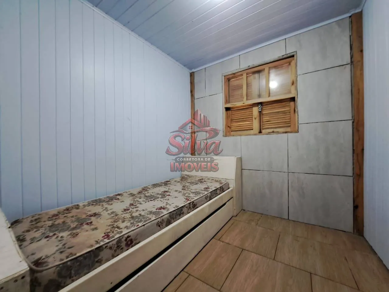 Imagem C139 | Casa 4 dormitórios com pátio cercado em Mariluz