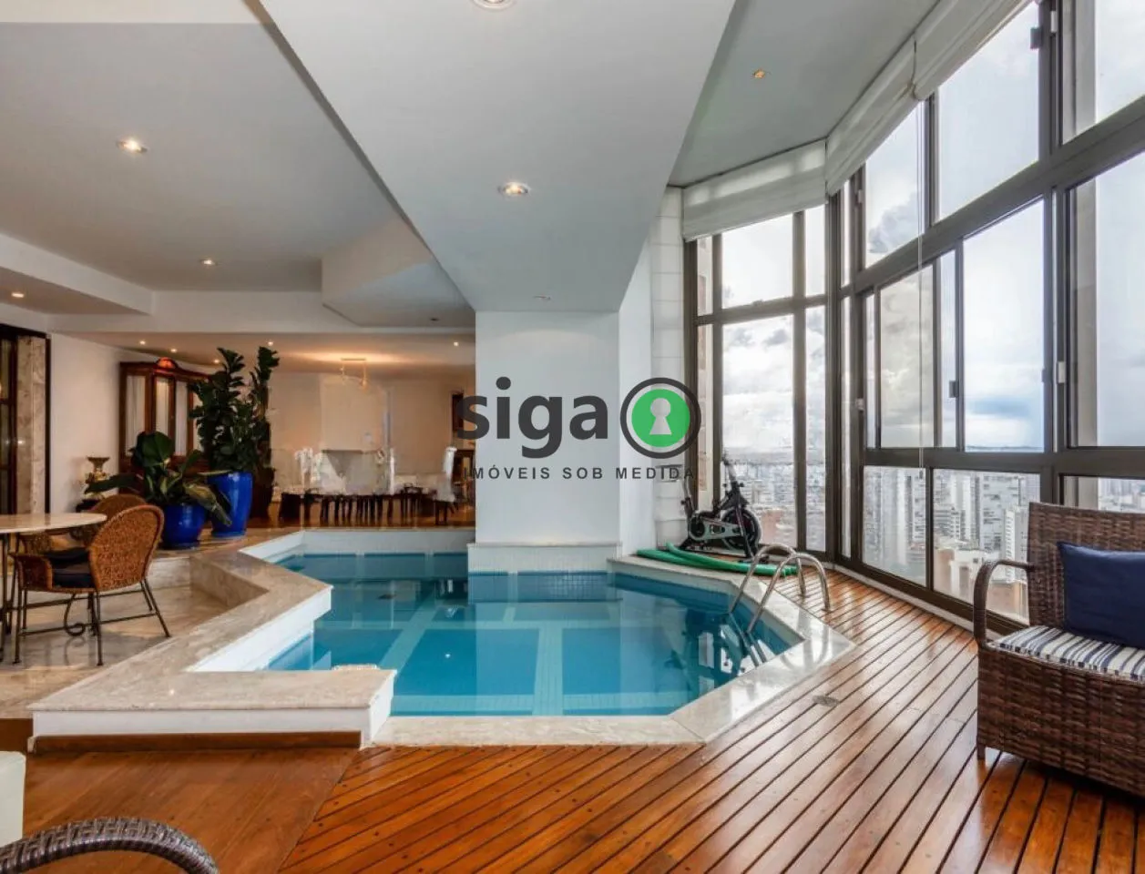 Foto do imóvel Apartamento Duplex a venda, de 339m, 3 quartos e 5 vagas.