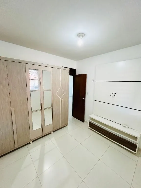 Imagem Casa com 3 quartos em Ponta de Campina, a 300m da praia. Moderna, ventilada e pronta para morar em área valorizada.