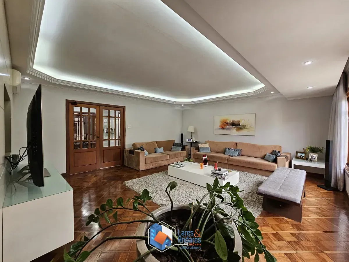 Imagem Sobrado para venda em Jardim Carlu com 4 quartos, sendo 2 suítes, 453m²