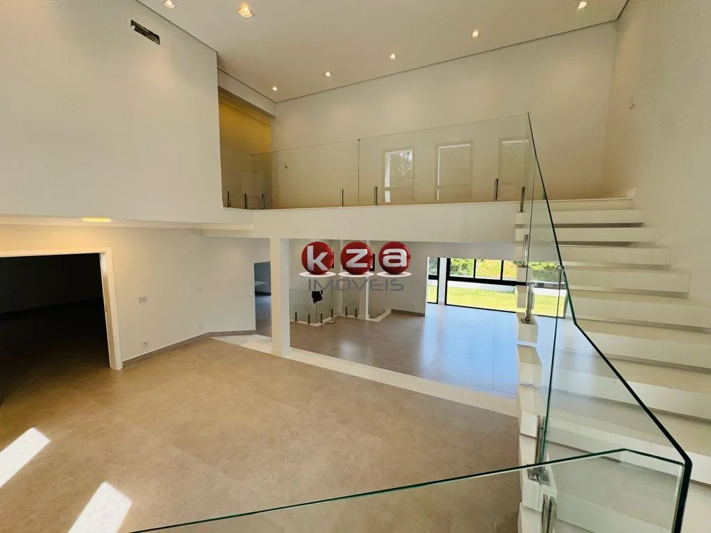 Imagem Casa de Luxo em Condomínio: 5 suítes, 5 salas, 9 banheiros, 4 vagas na cidade de Valinhos-SP, Condomínio Vale do Itamaracá - 760m².