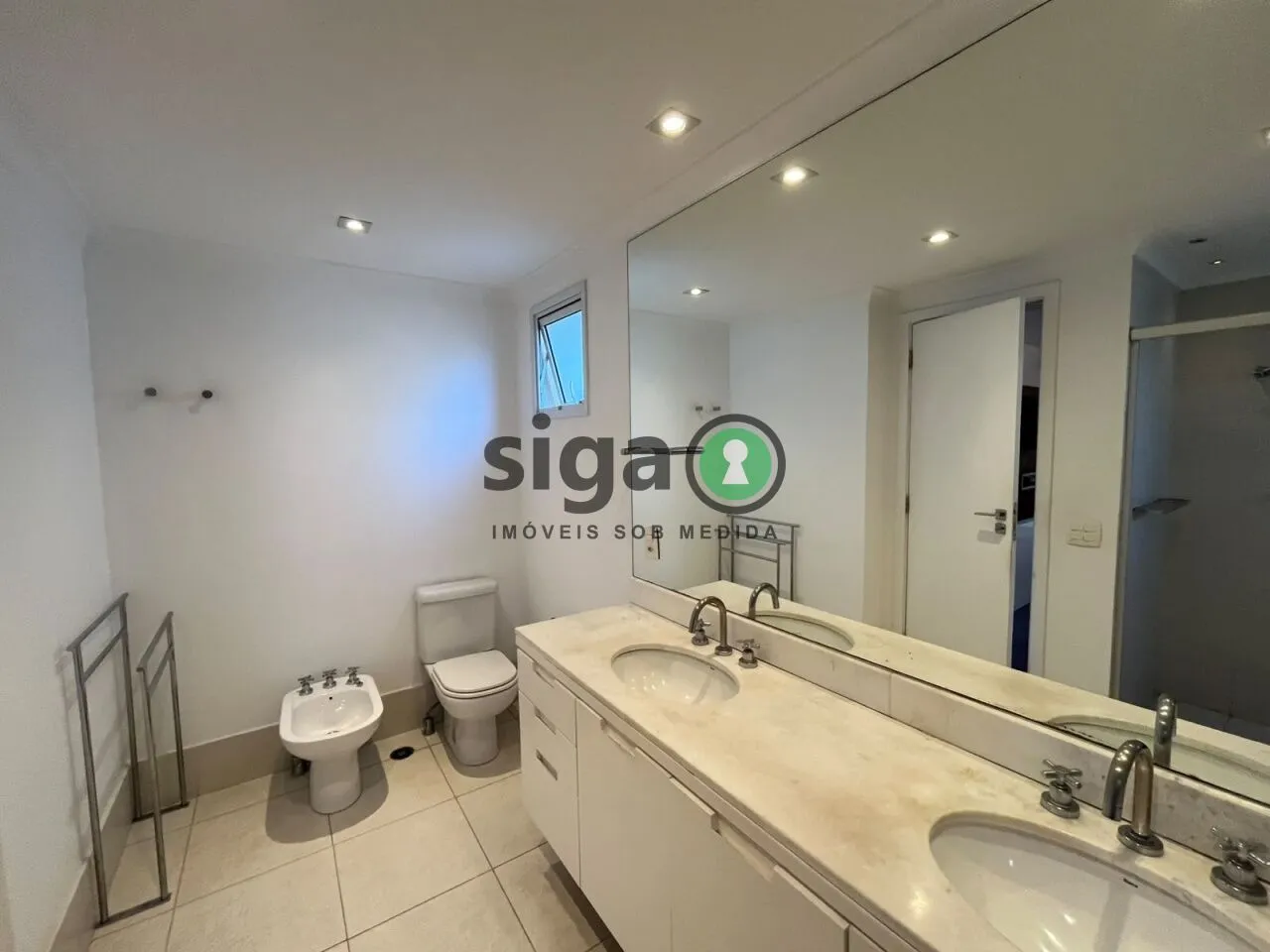 Imagem APARTAMENTO COM 4 DOMITORIOS SENDO SUITES PARA LOCAÇÃO NO CAMPO BELO