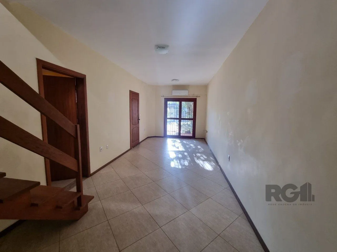 Imagem Linda Casa Bairro Ipanema 02 Dormitórios Suíte